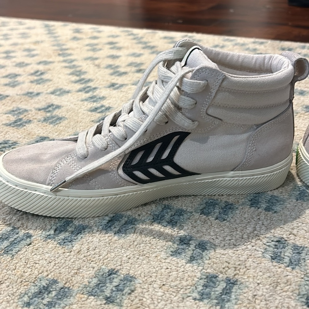Cariuma High Tops - Picture 3 of 8